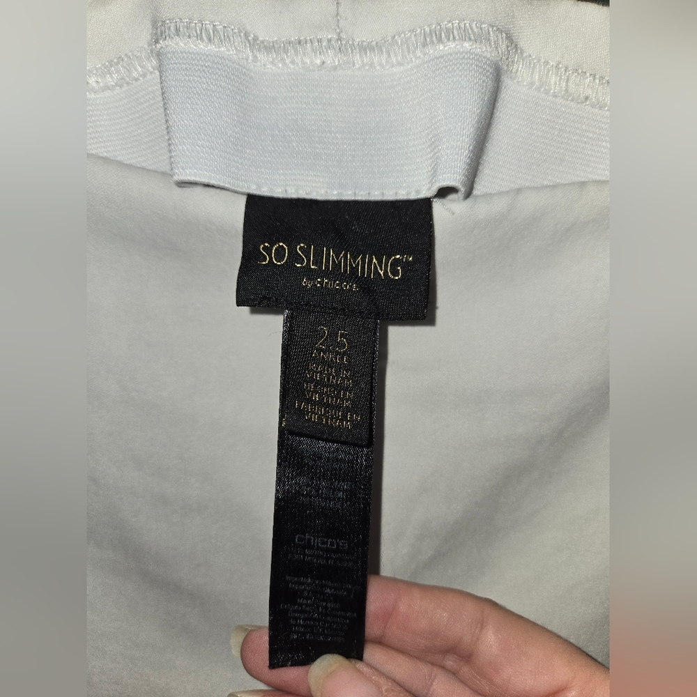 Women's So Slimming By Chicos White Straight-Leg Pants Size 2.5 - Picture 7 of 11